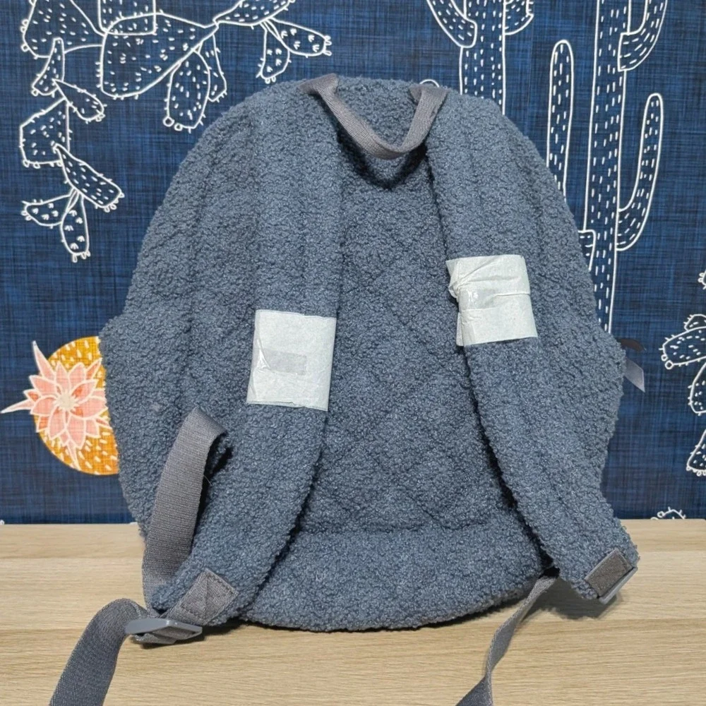 NEW Vera Bradley Sherpa Fleece Quilted Small Backpack Blue